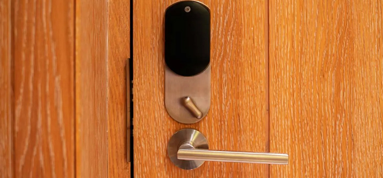Automatic Locking Door Knob Ceres